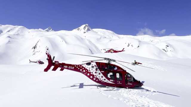 فيديو: يوم مليء بالحوادث في الجبال السويسرية.. تحطم مروحية وانهيار جليدي هائل يودي بحياة 3 أشخاص