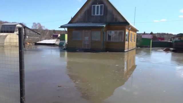 شاهد: الفيضانات تتسبب بغرق أكثر من 30 منزلًا في سيبيريا