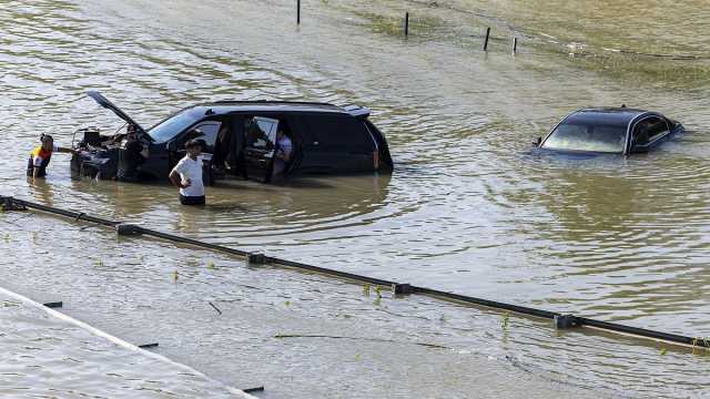 دراسة : ظاهرة 'النينيو' المناخية قد تكون السبب وراء الفيضان في الإمارات العربية