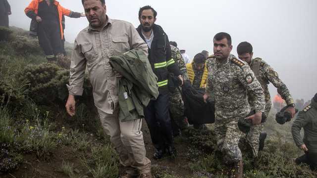 الكشف عن النتائج الأولية للتحقيق في حادثة تحطم مروحية رئيسي.. لا آثار للرصاص وهكذا انفجرت