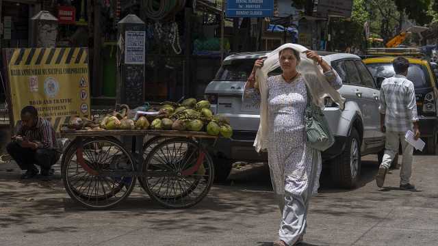 شاهد: موجة حر حادة تضرب الهند وباكستان ودرجات الحرارة تتخطى 50 درجة مئوية