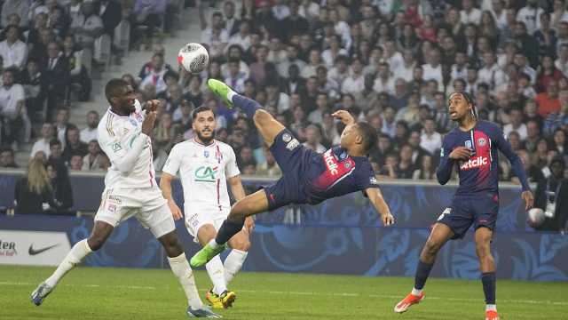 كيليان مبابي يوقع عقده مع ناديه الجديد ريال مدريد الإسباني