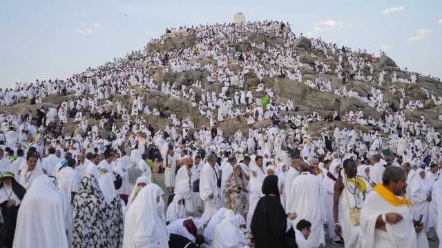 شاهد: مليون ونصف المليون مسلم على صعيد عرفة في يوم الحج الأكبر