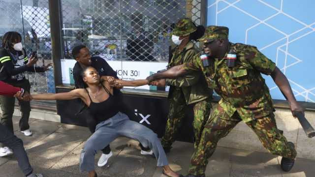 شاهد: ضرائب جديدة تشعل موجة غضب في كينيا واعتقال العشرات