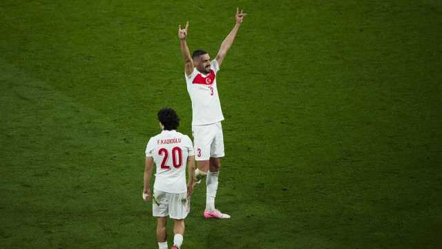 الاتحاد الأوروبي لكرة القدم يحقق مع لاعب تركيا مريح ديميرال بسبب 'إشارة قومية' بعد هدف بمرمى النمسا