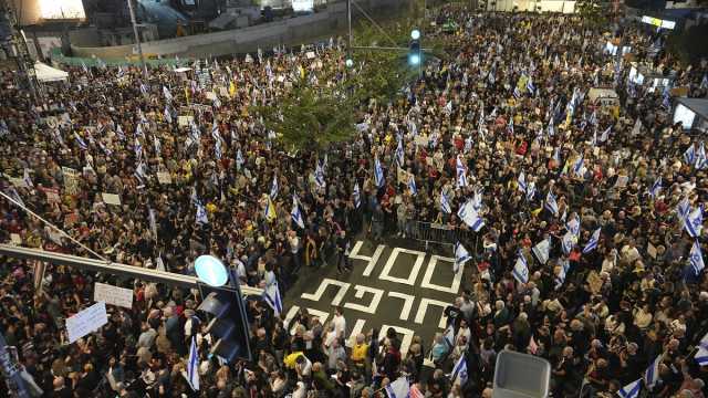 استطلاع: انقسام في صفوف الإسرائيليين حول التصعيد مع حزب الله واغتيال السنوار