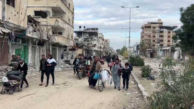 نزوح بلا نهاية.. مئات الفلسطينيين يهربون من شمال غزة في ظل أزمة إنسانية متفاقمة