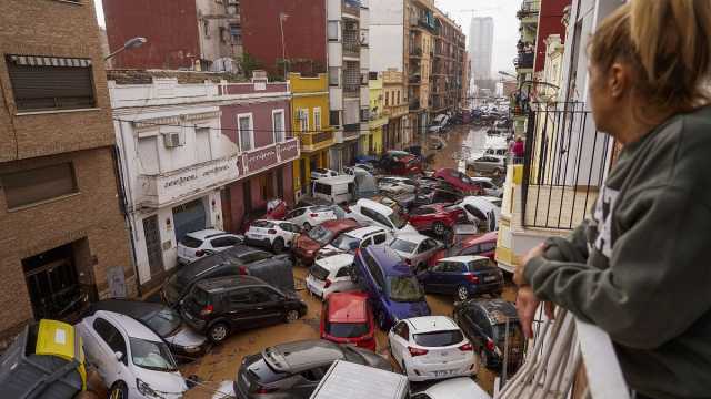 إسبانيا: بعد مرور شهر على كارثة الفيضانات.. سكان فالنسيا يطالبون بتنحي المسؤولين وتحقيق العدالة