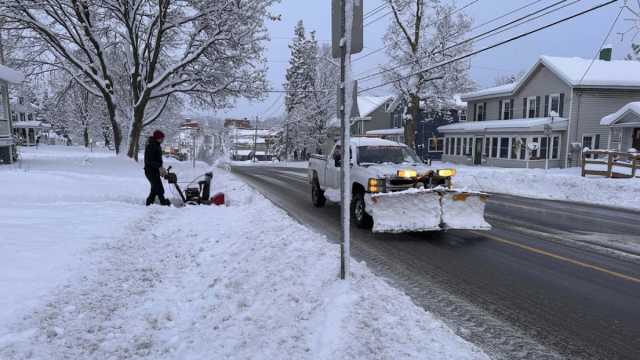 عاصفة ثلجية قوية تضرب شمال نيويورك وبنسلفانيا مع انخفاض حاد في درجات الحرارة