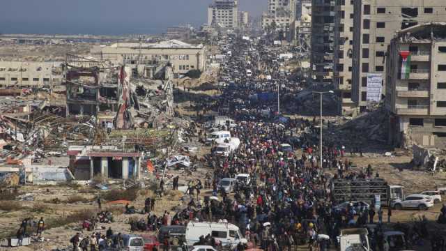 مباشر. عودة النازحين مستمرة لشمال غزة وإسرائيل تؤكد إصابة 15 ألف جندي في صفوفها وتعيد انتشارها بجنوب لبنان